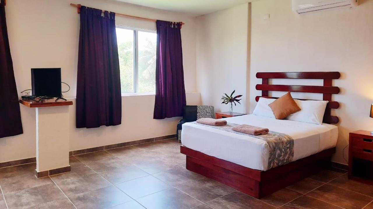 Porto Coral Hotel & Suites Chetumal Eksteriør bilde
